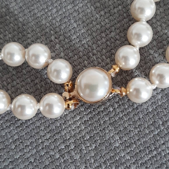Necklace - (faux) pearl, gold, and diamond - Picture 4 of 5